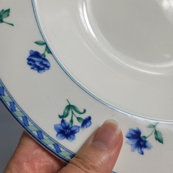 Mikasa Blue Medley Ultima Plus Serving Bowl 10 Inch White Blue Flowers HK 243 - Picture 5 of 8